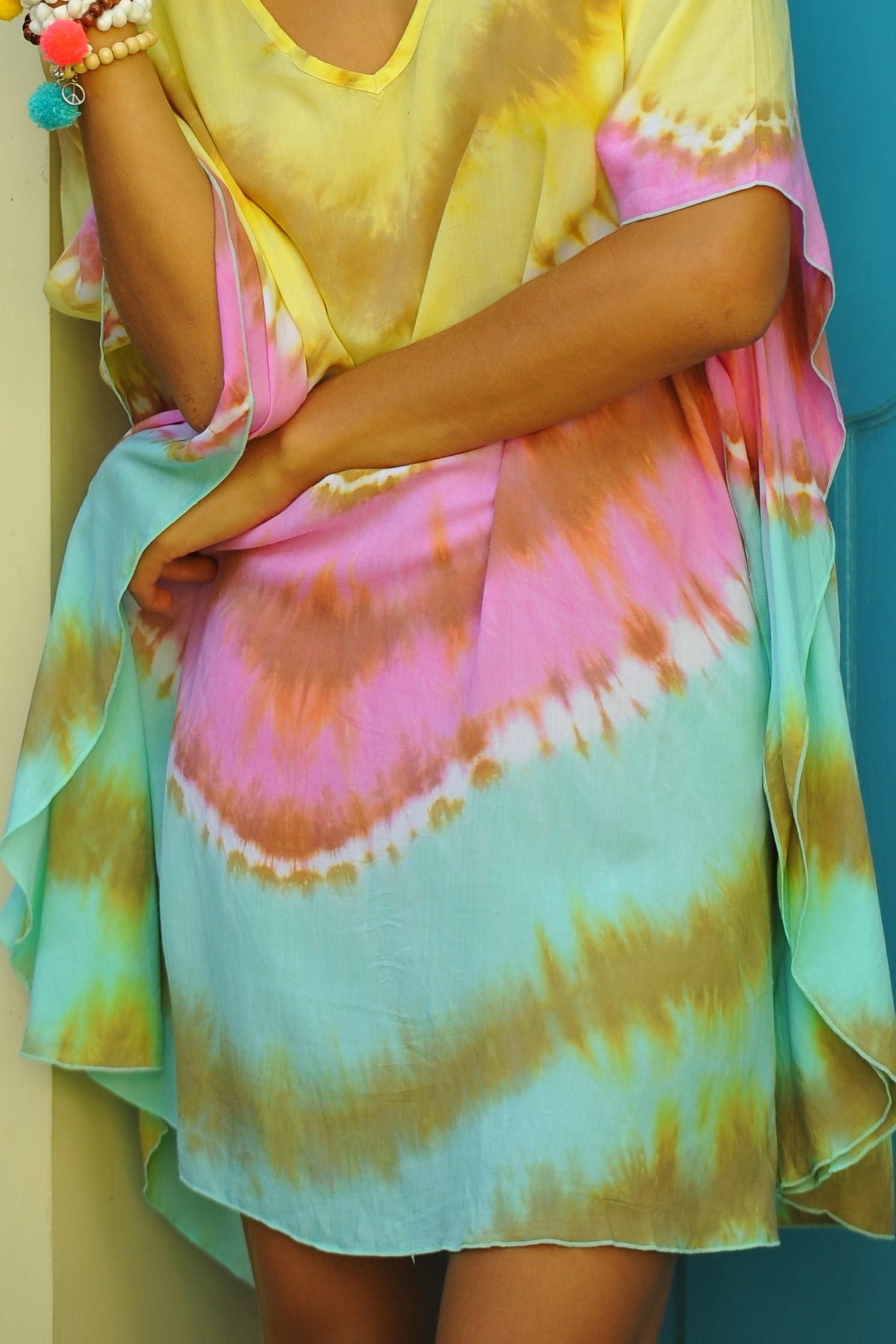 Hot Lava Poncho Ruffle Brasil