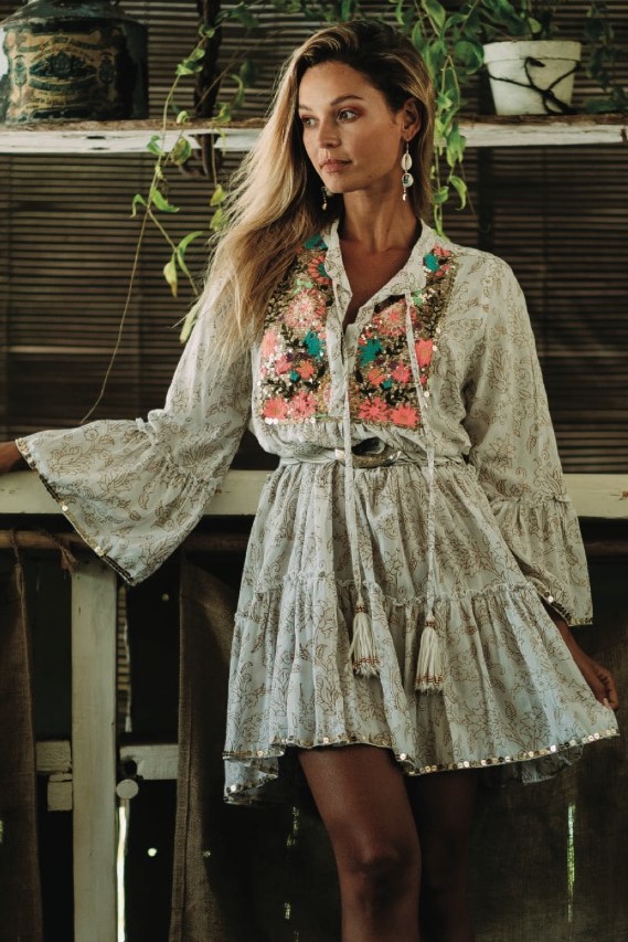 Miss June Korte Zomer Jurk Carnaby Goud