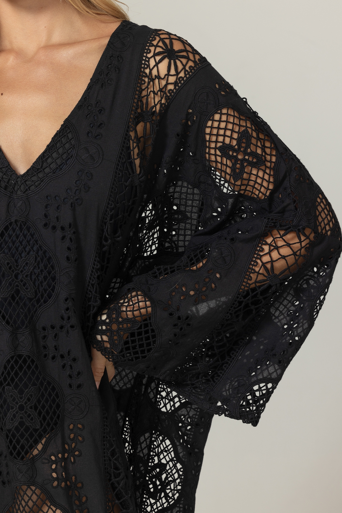 Miss June Long Caftan Eden Black