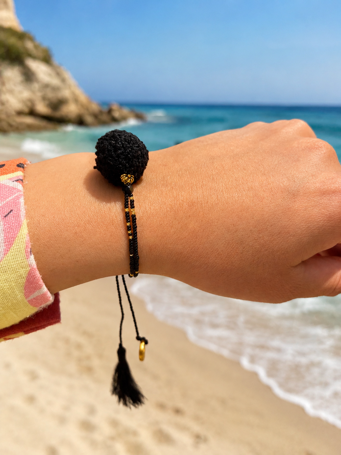 Hot Lava Pompom Bracelet Black